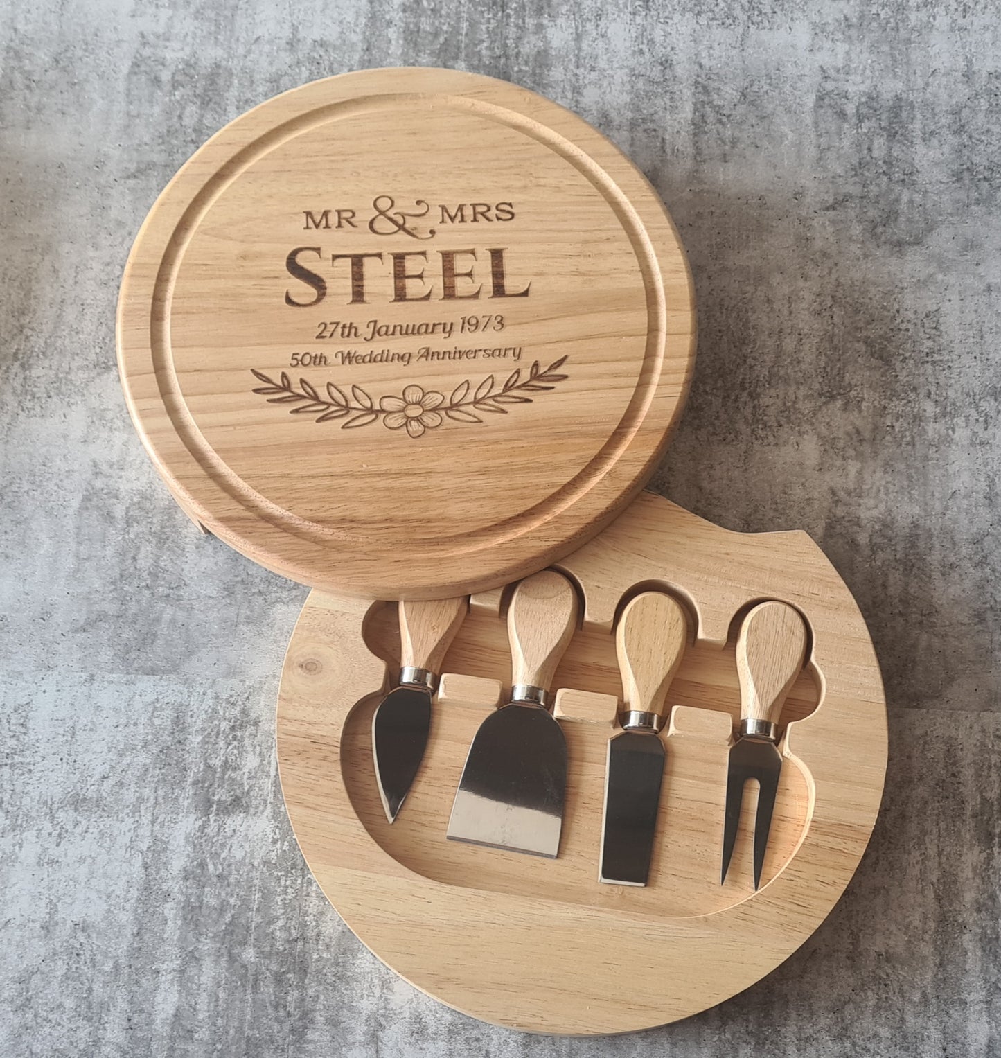 Personalised wooden Cheese Board - Swivel
